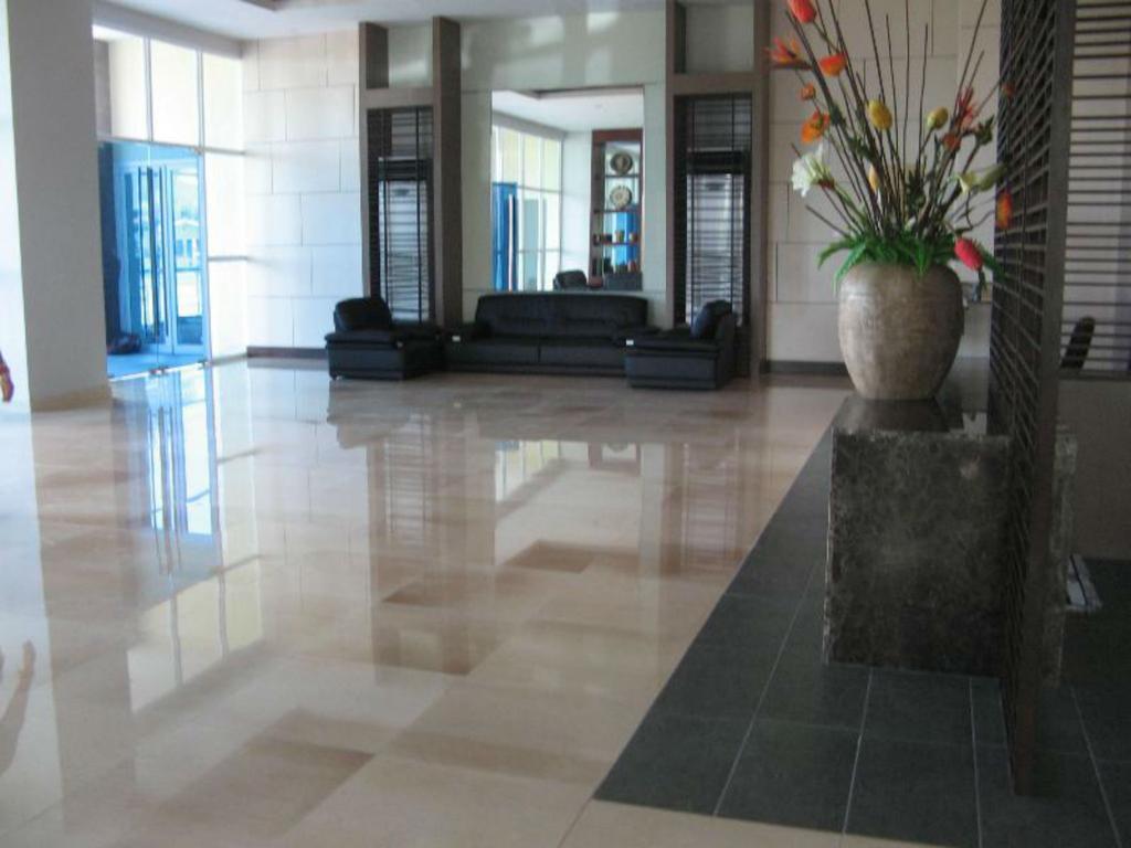 La Mirada Residence , Large 1 Bedroom Condo, Beaches , 3 Pools, Ocean Views, Fast Wifi, Netflix, Breakfast Included Lapu-Lapu City Szoba fotó