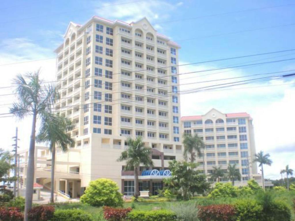La Mirada Residence , Large 1 Bedroom Condo, Beaches , 3 Pools, Ocean Views, Fast Wifi, Netflix, Breakfast Included Lapu-Lapu City Szoba fotó